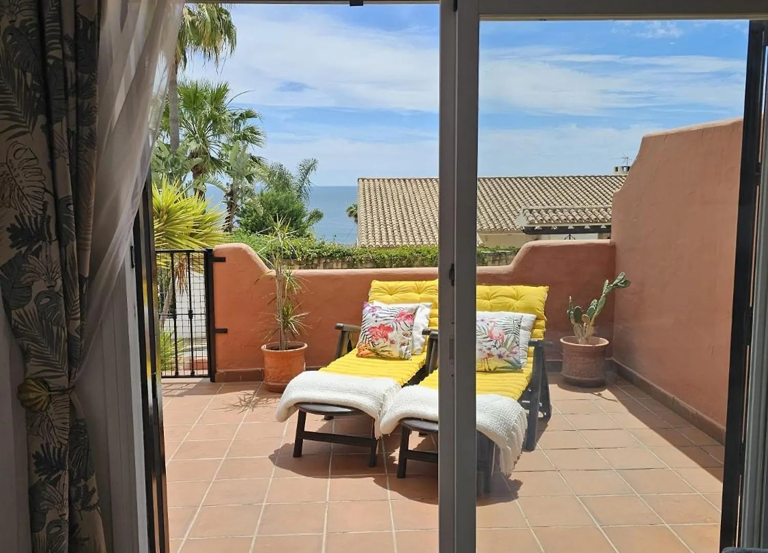 Comfy Seaside Duplex With Sea Views Apartment Bahia de Casares